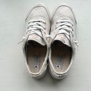 Bobs cream colored Skechers size 9 women's EUC canvas